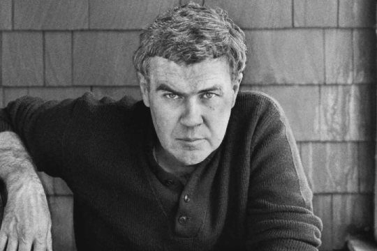 Tertulias literarias: "Zertaz ari garen maitasunaz ari garenean" (Raymond Carver)