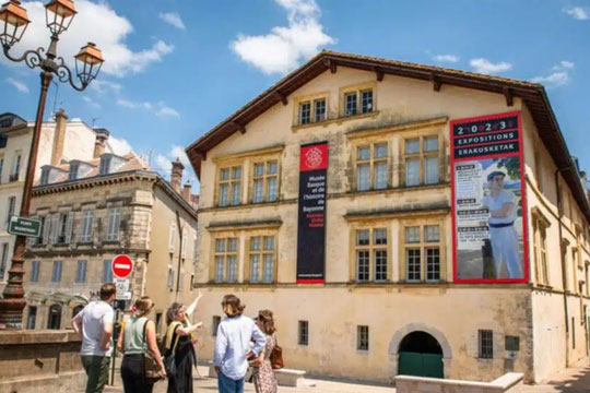 El Museo Vasco de Baiona cierra temporalmente por la presencia de carcoma